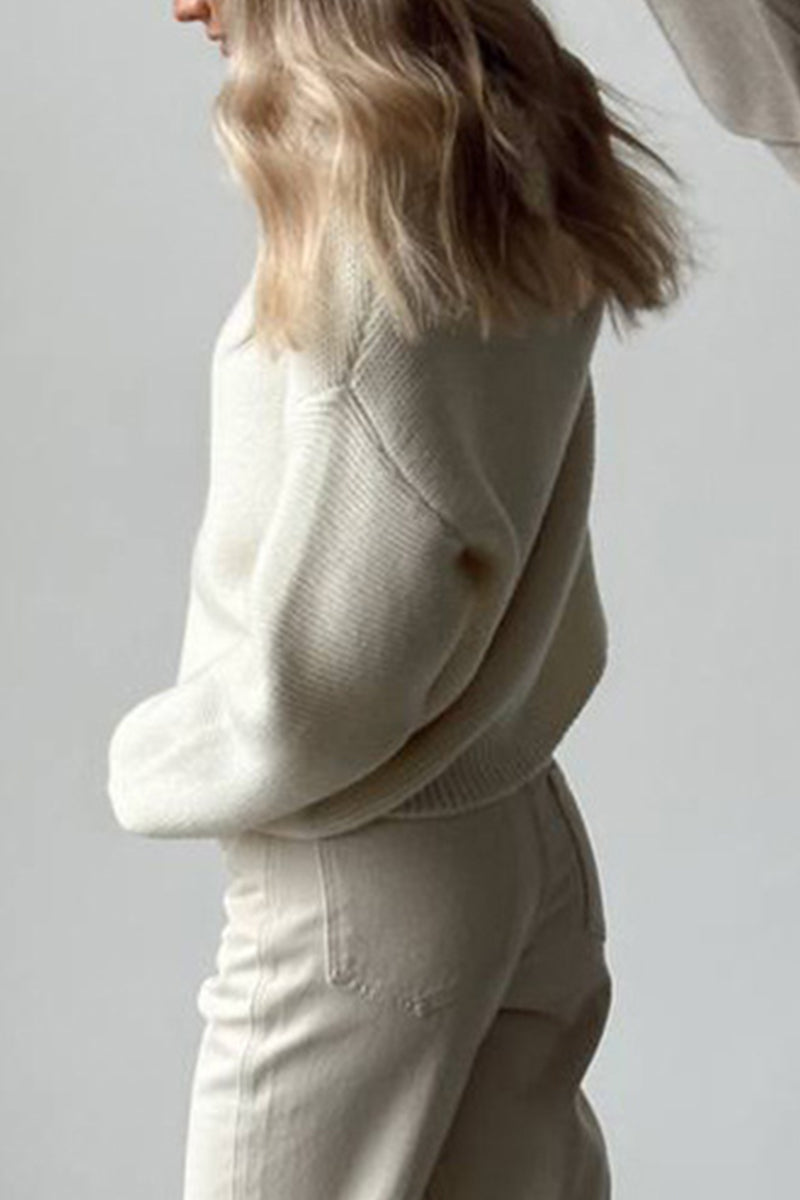 Pull blanc classique en tricot avec col rond - Projet Paris - Élégance intemporelle