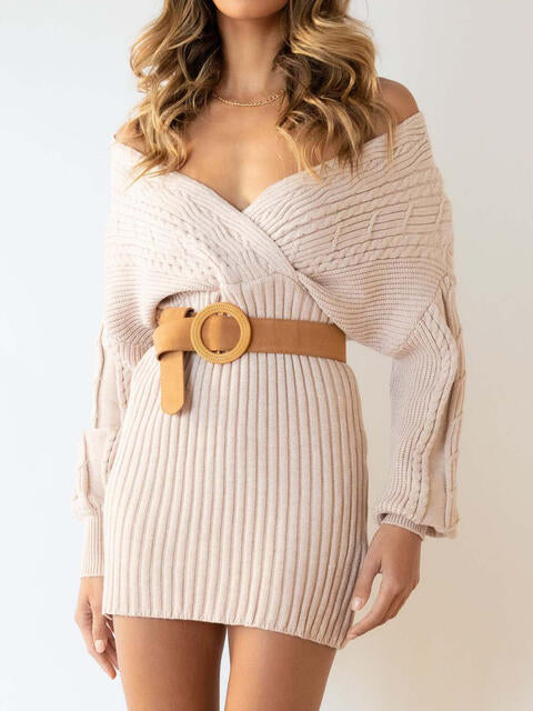 Robe avec encolure découpée pour femmes - Projet Paris - Élégance et modernité