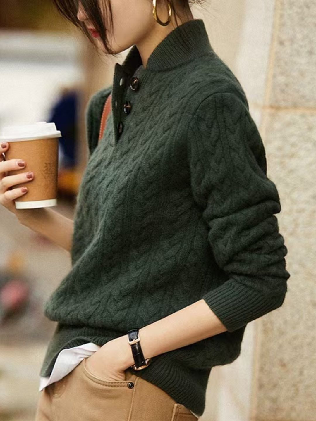 Pull à col montant avec boutons en couleur unie - Projet Paris - Élégance simple