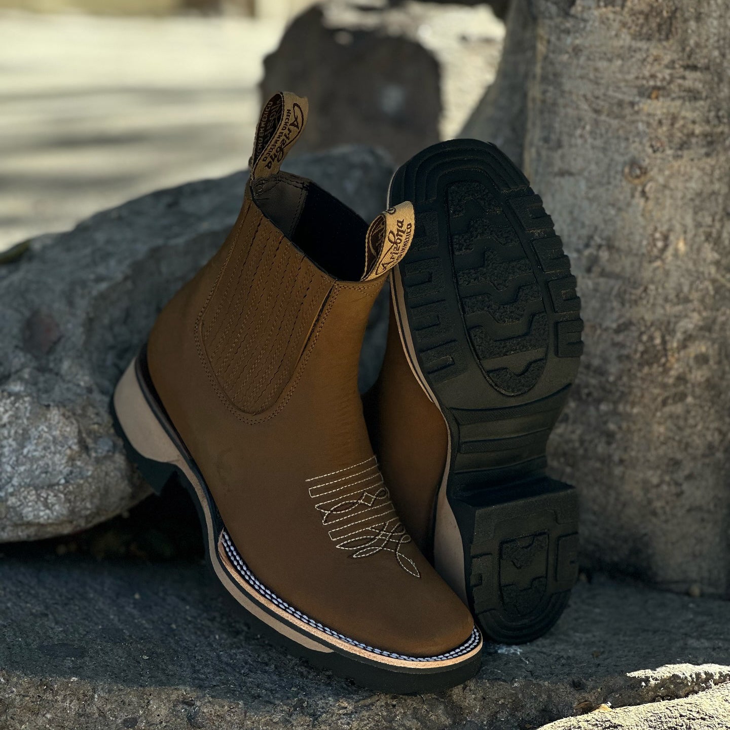 Bottes cowboy unisexes - Projet Paris - Style et robustesse - Parfaites pour un look