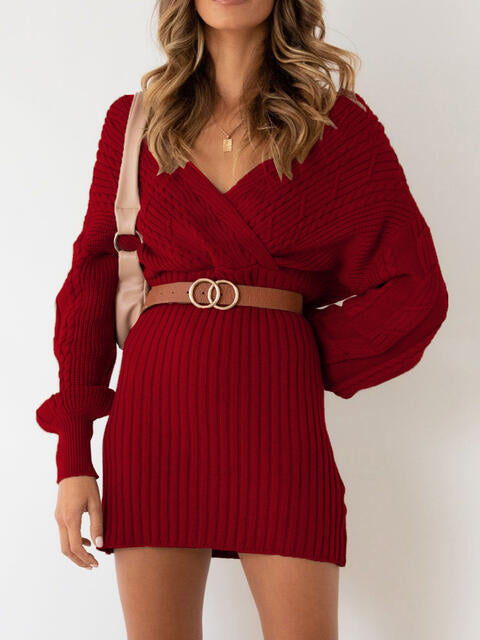 Robe avec encolure découpée pour femmes - Projet Paris - Élégance et modernité