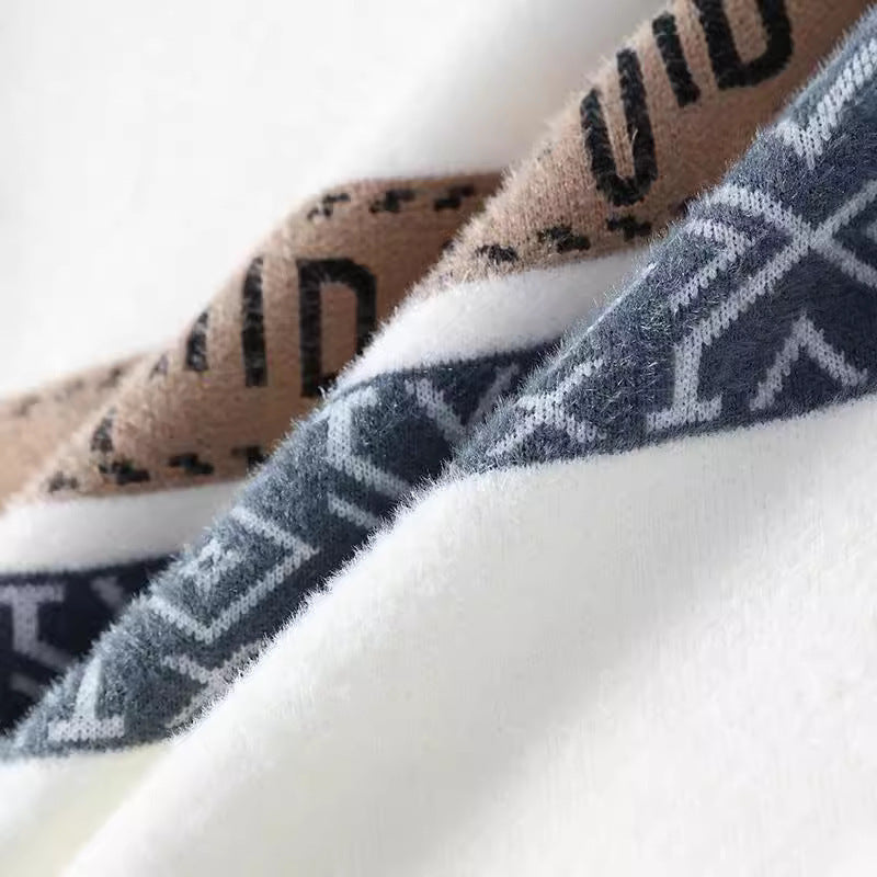 Pull à col rond jacquard lettre - Unicité et confort - Projet Paris - Design audacieux et tendance