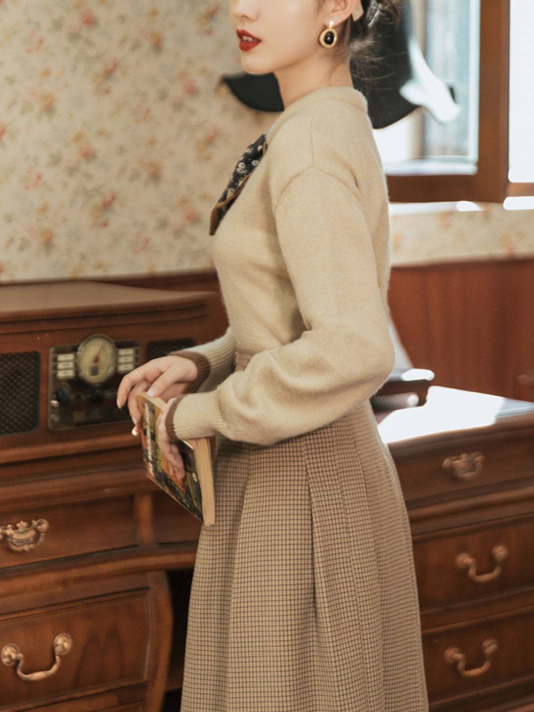 Cardigan en coton tricoté vintage à col rond - Projet Paris - Élégance classique et confort absolu