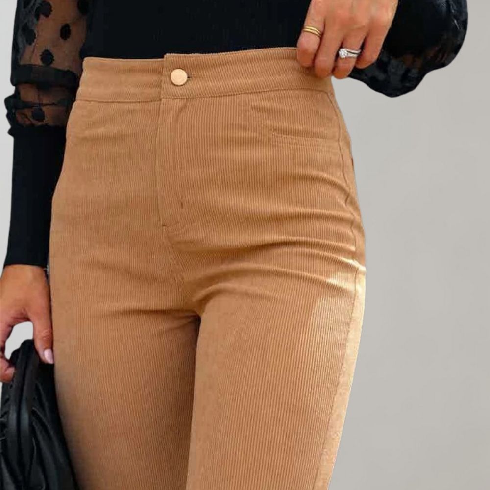 Pantalon en velours côtelé - tendance à pattes d'éléphant - Projet Paris - Style rétro