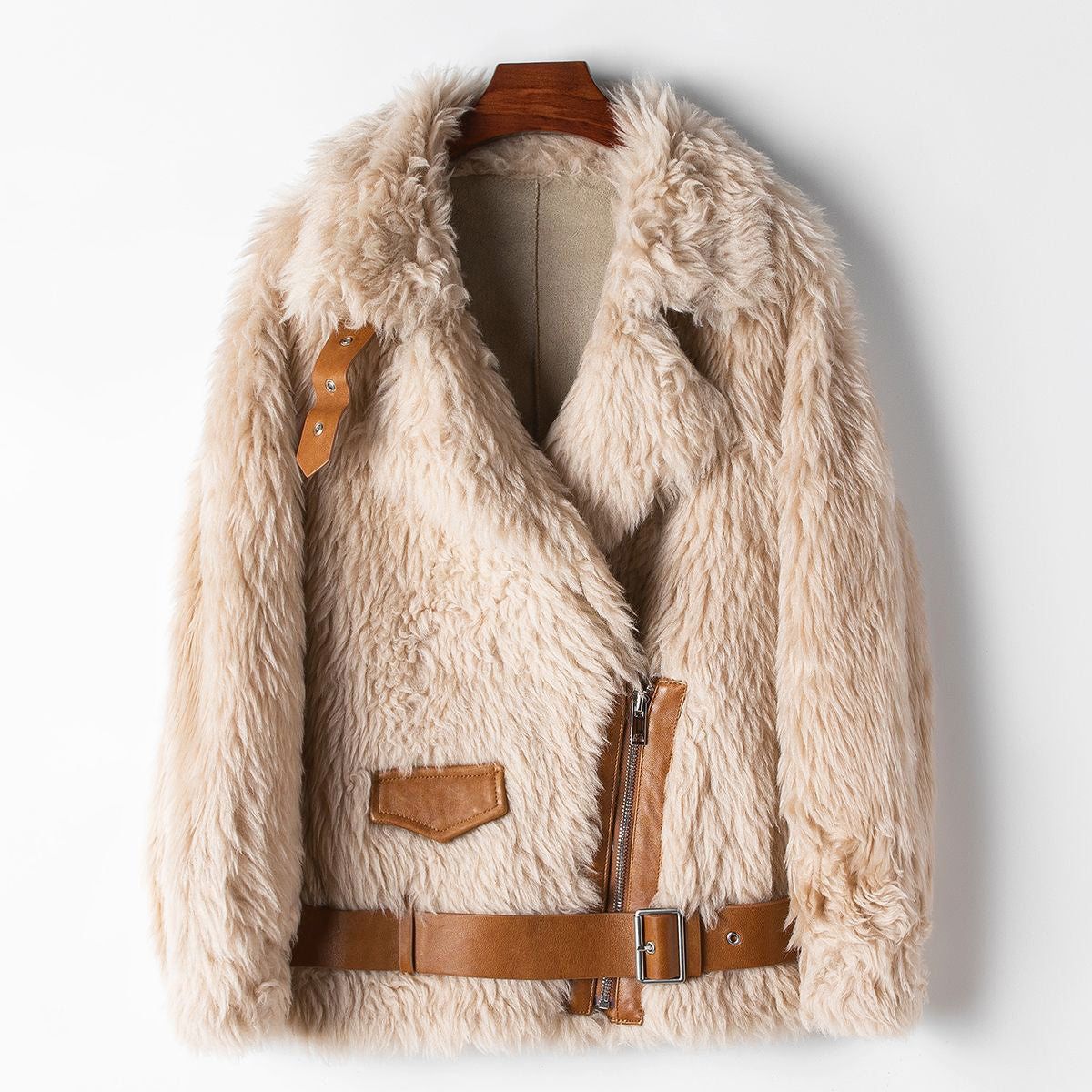 Manteau L'Allure Éternelle par Isabelle Fontaine - Intemporel et raffiné - Projet Paris - Élégance