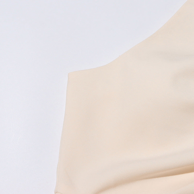 Robe blanche asymétrique plissée avec bretelle - Projet Paris - Charme sophistiqué
