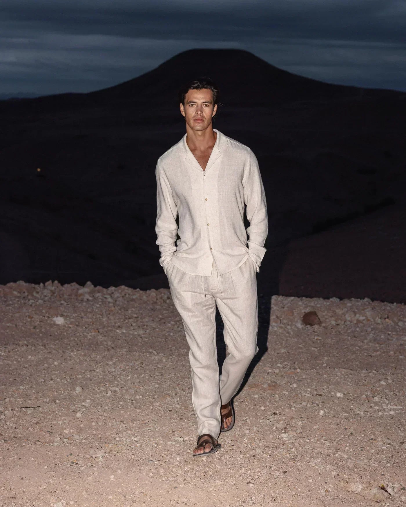 Ensemble en lin homme élégant – Projet Paris – Confort absolu pour toutes les occasions