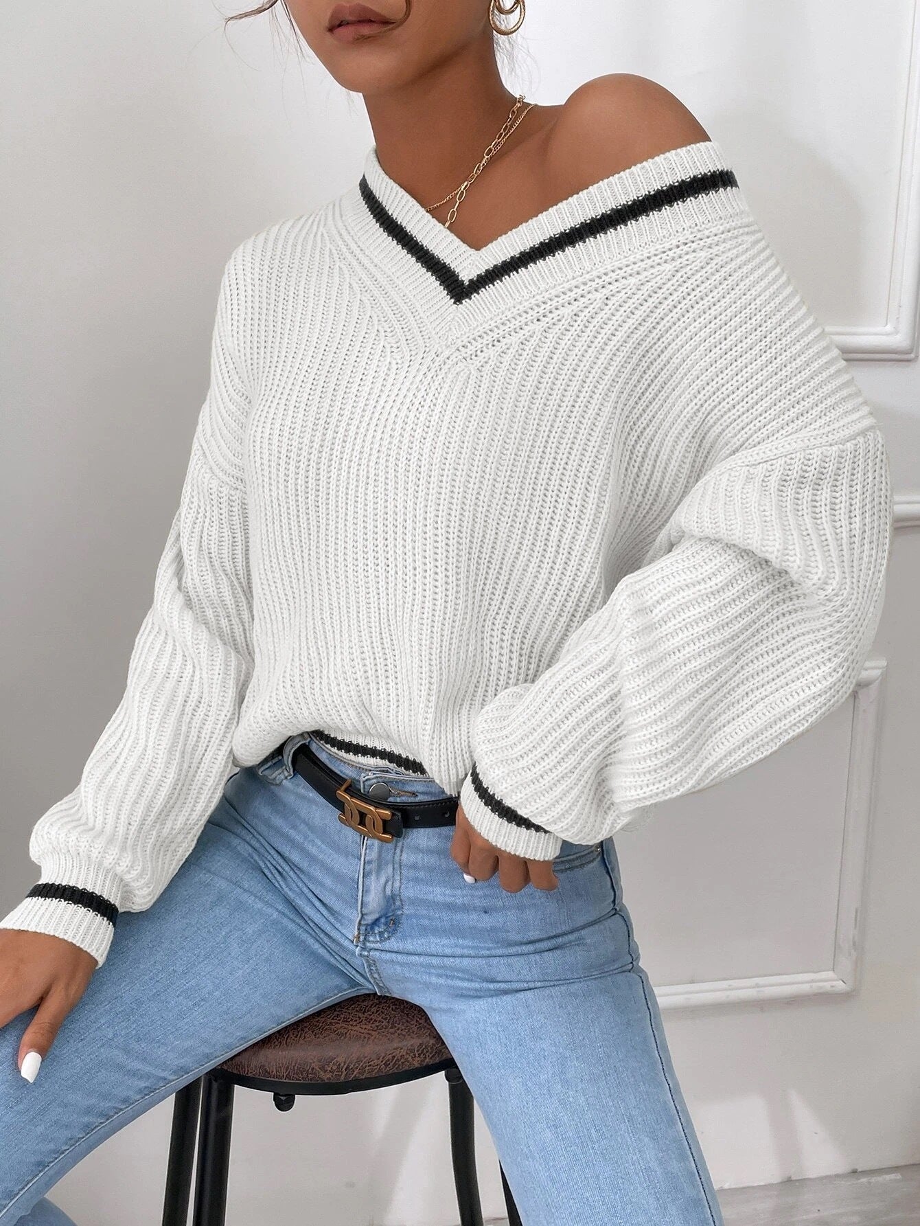 Pull à col en V avec patchwork - Style et Originalité - Projet Paris - Look unique et stylé