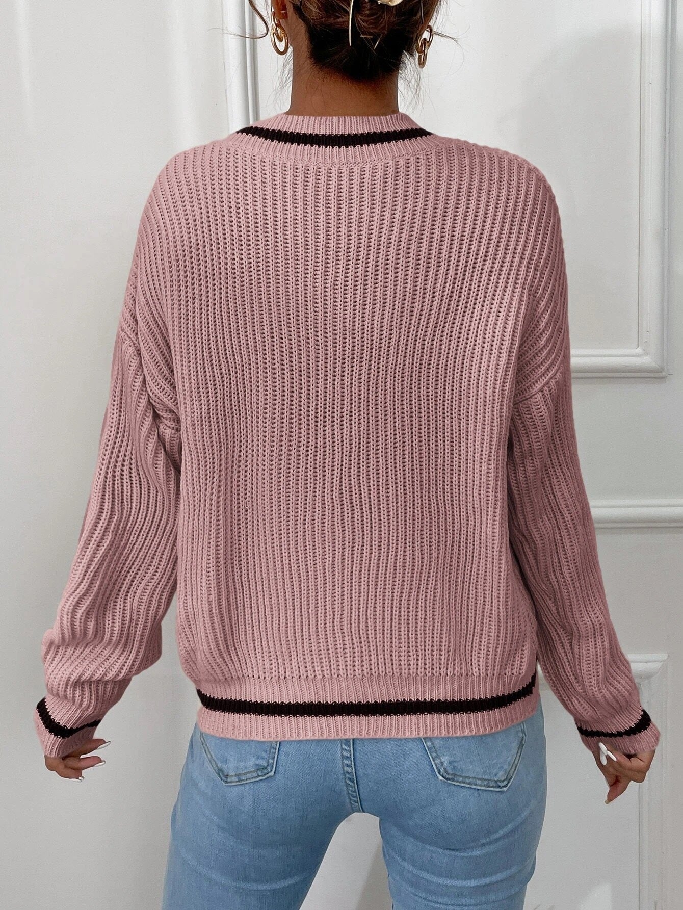 Pull à col en V avec patchwork - Style et Originalité - Projet Paris - Look unique et stylé