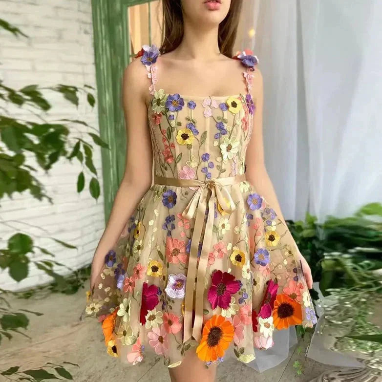 Robe à imprimé fleuri avec encolure carrée - Projet Paris - Charme vintage et féminin
