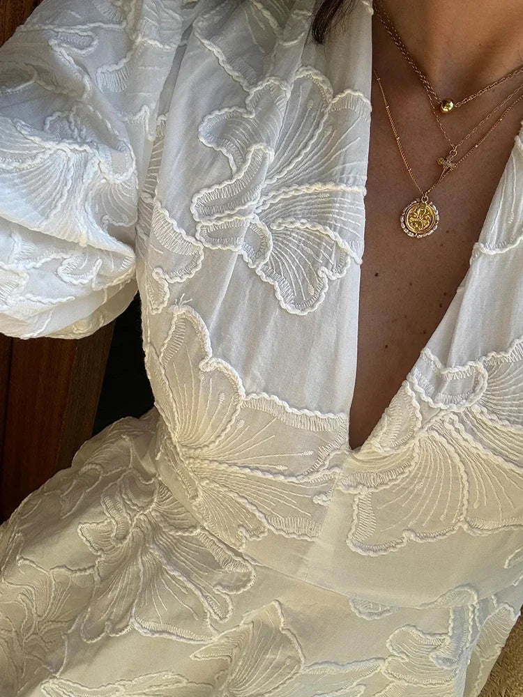 Robe à Manches Bouffantes Brodée - Projet Paris - Élégance romantique - Parfaite pour les événements