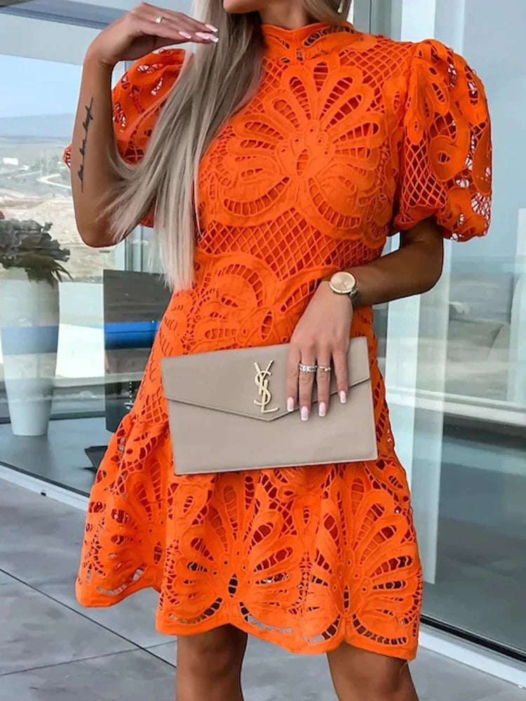 Robe avec Broderies et Manches Bouffantes Femme – Projet Paris – Détails raffinés