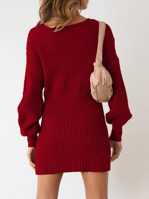 Robe avec encolure découpée pour femmes - Projet Paris - Élégance et modernité