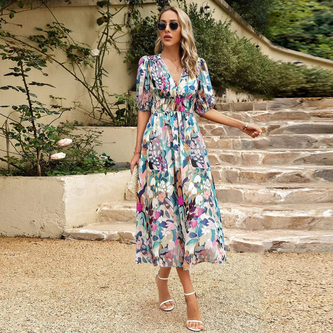 Robe à Col V – Projet Paris – Chic et polyvalente – Un incontournable du dressing