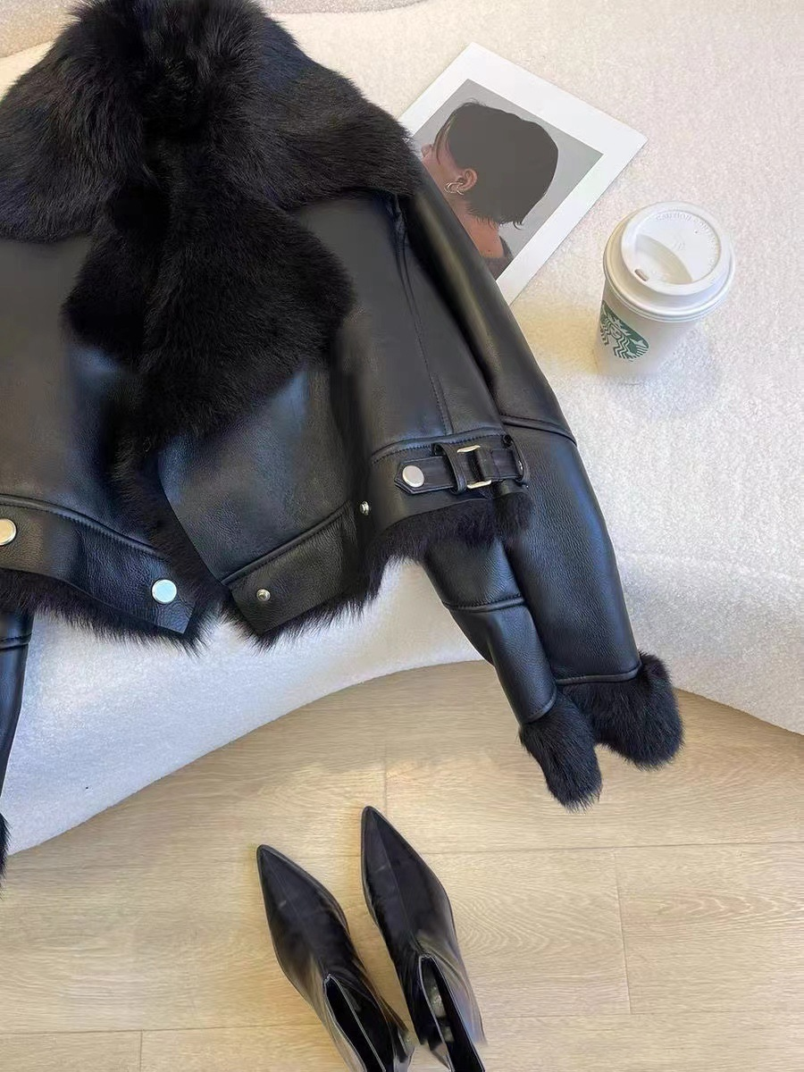 Veste en simili cuir avec fourrure - Projet Paris - Élégance et confort de luxe