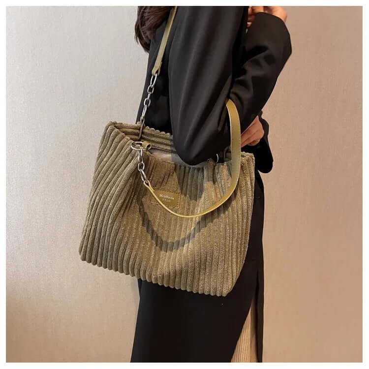 Sac en velours pour femme - Élégance et douceur - Projet Paris - Un accessoire chic pour rehausser votre tenue avec une texture luxueuse - Fermeture magnétique et bandoulière réglable