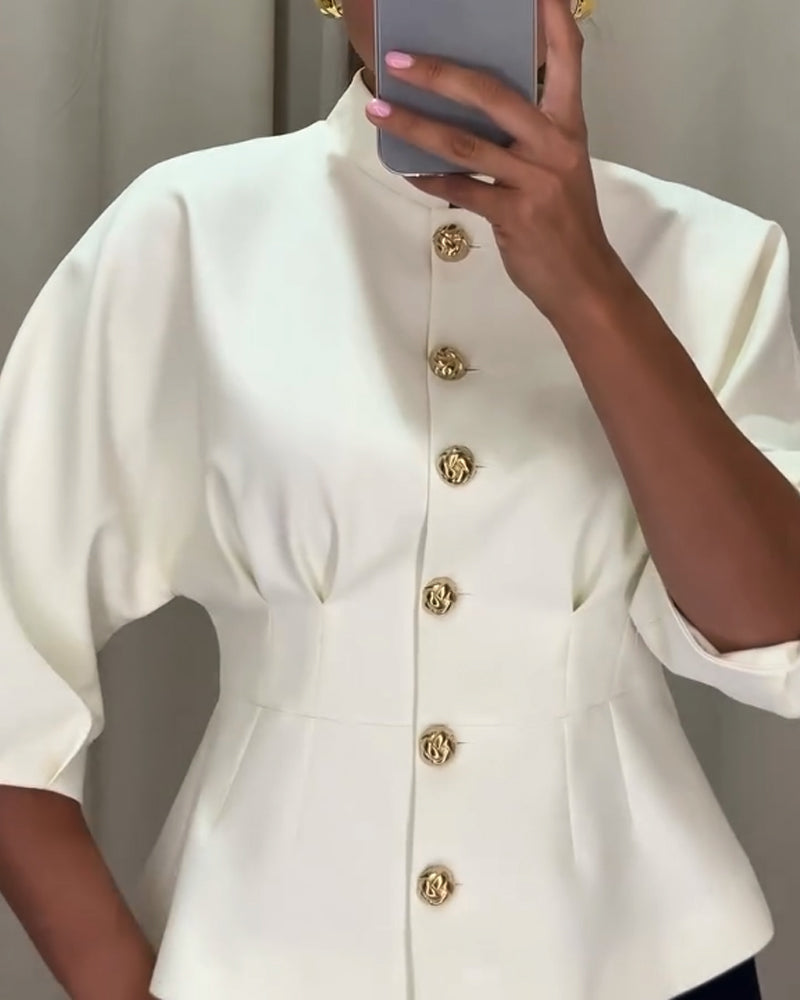 Blouse élégante blanche avec boutons dorés - Chic et sophistiquée - Projet Paris -