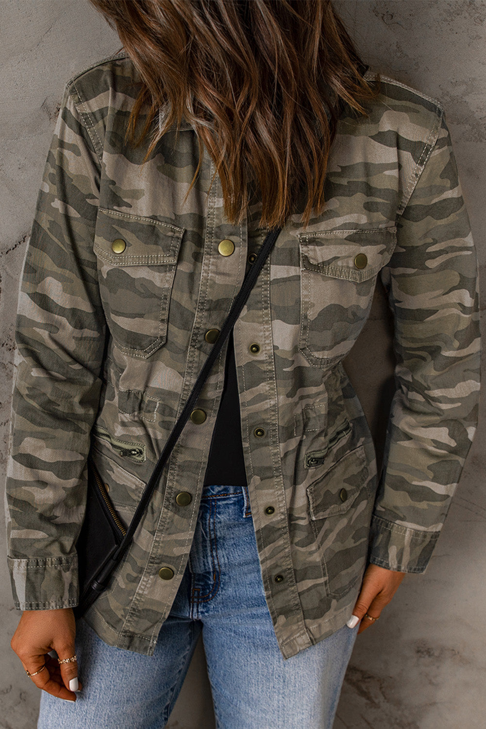 Veste camo avec multiples poches et fermeture à boutons - Tendance et pratique - Projet Paris