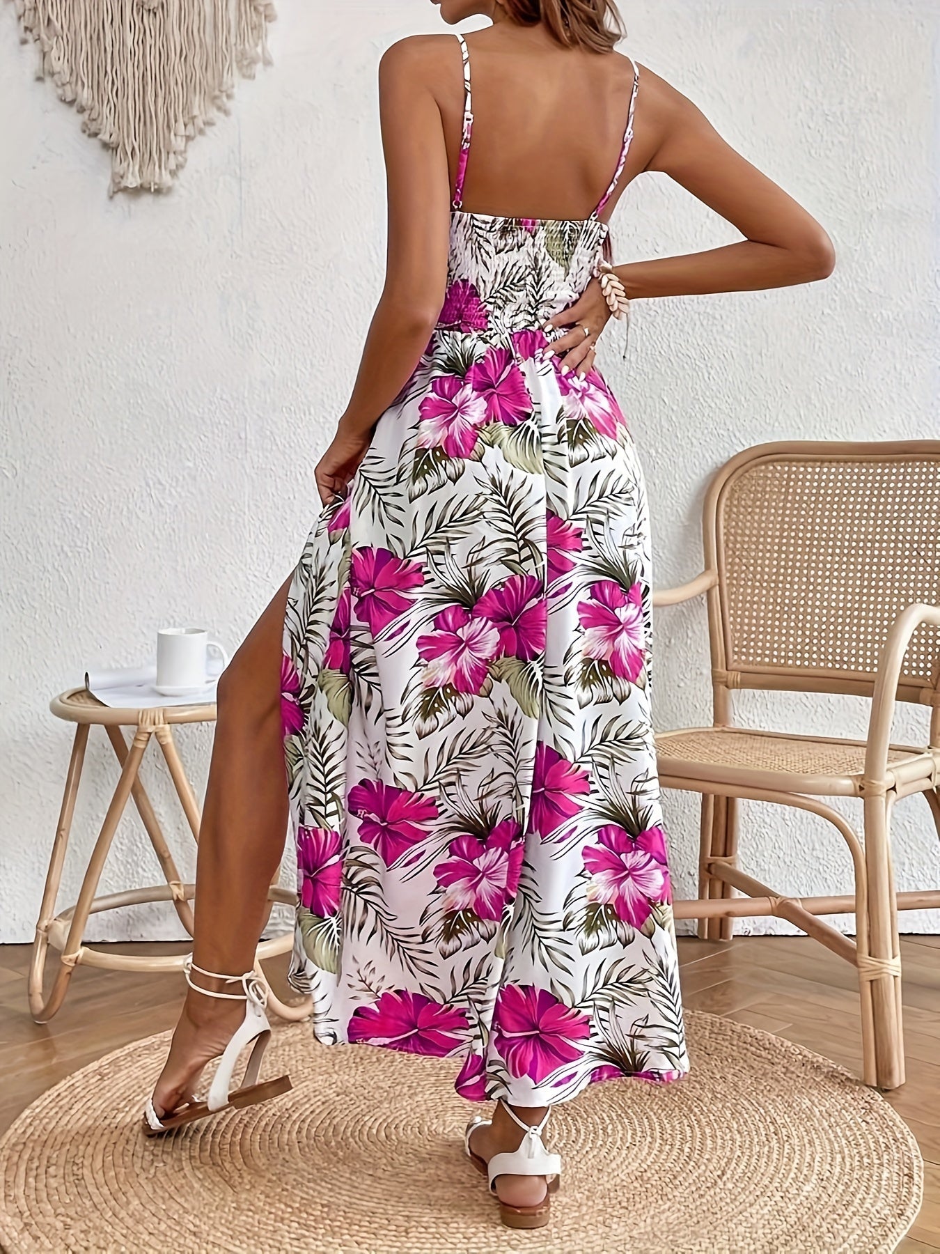 Robe à Bretelles Spaghetti avec Imprimé Floral – Projet Paris – Confort et Élégance