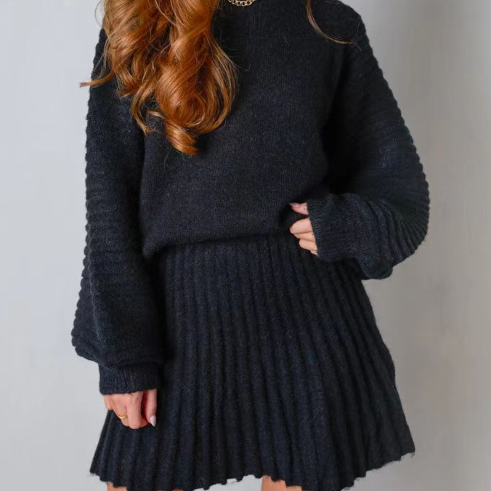 Ensemble élégant en suède - Deux pièces pour femmes - Style raffiné et doux - Projet Paris - Idéal pour occasions spéciales