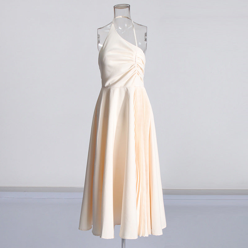 Robe blanche asymétrique plissée avec bretelle - Projet Paris - Charme sophistiqué