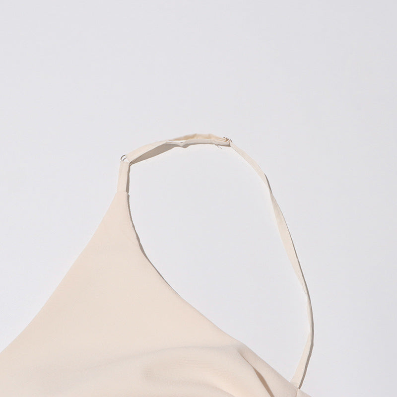 Robe blanche asymétrique plissée avec bretelle - Projet Paris - Charme sophistiqué