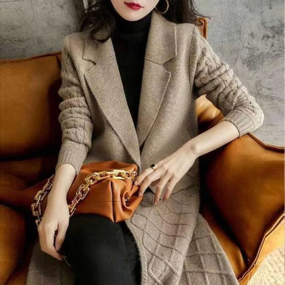 Cardigan - Élégance décontractée - Projet Paris - Boutons en bois - Couleur beige