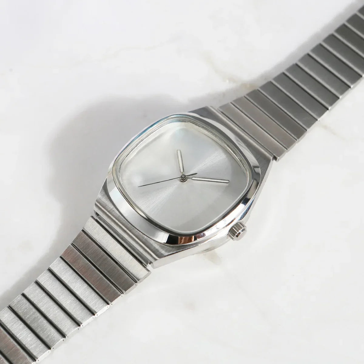 Montre minimaliste pour homme – Projet Paris – Design moderne – Style épuré