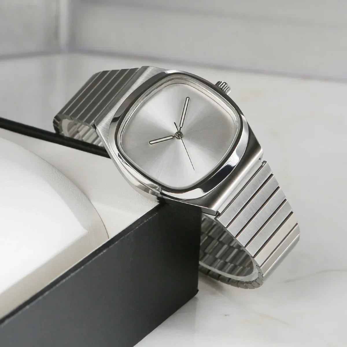 Montre minimaliste pour homme – Projet Paris – Design moderne – Style épuré