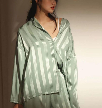 Pyjamas Satinés Élégants pour Femme – Projet Paris – Glamour et confort