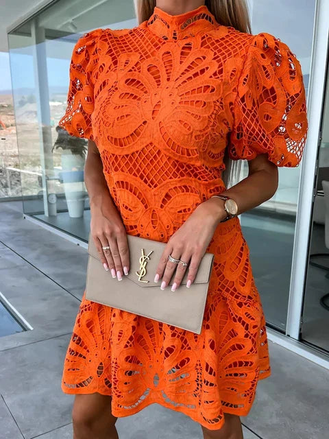 Robe avec Broderies et Manches Bouffantes Femme – Projet Paris – Détails raffinés