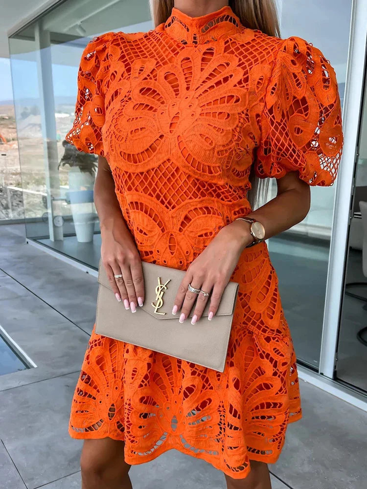 Robe avec Broderies et Manches Bouffantes Femme – Projet Paris – Détails raffinés