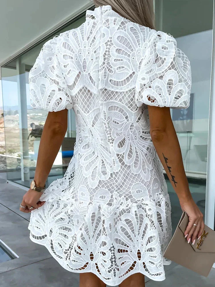 Robe avec Broderies et Manches Bouffantes Femme – Projet Paris – Détails raffinés