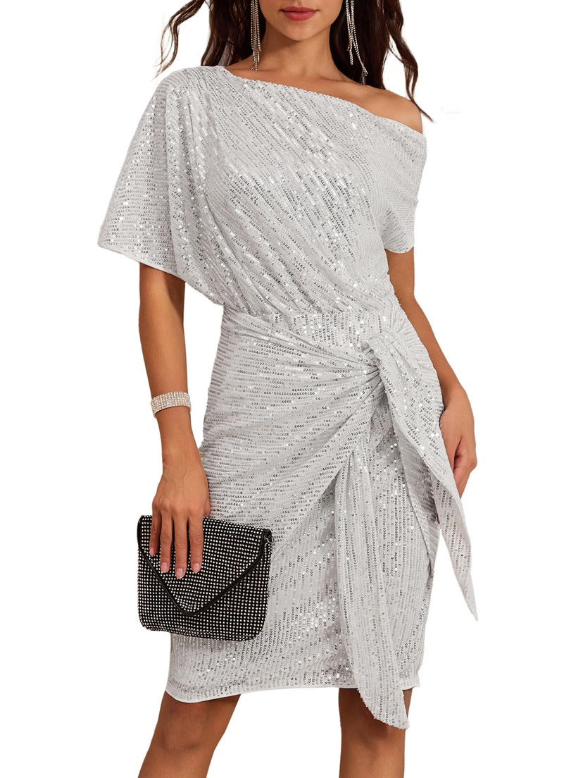 Robe asymétrique à paillettes - Épaule dénudée - Projet Paris - Brillance et allure glamour
