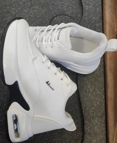 Baskets Femme à Semelle Épaisse – Projet Paris – Sneakers Légers en Maille Respirante avec Lacets