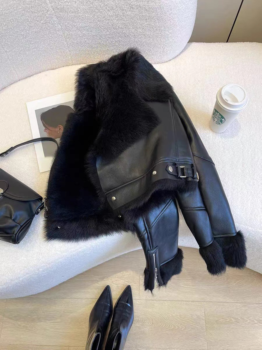 Veste en simili cuir avec fourrure - Projet Paris - Élégance et confort de luxe
