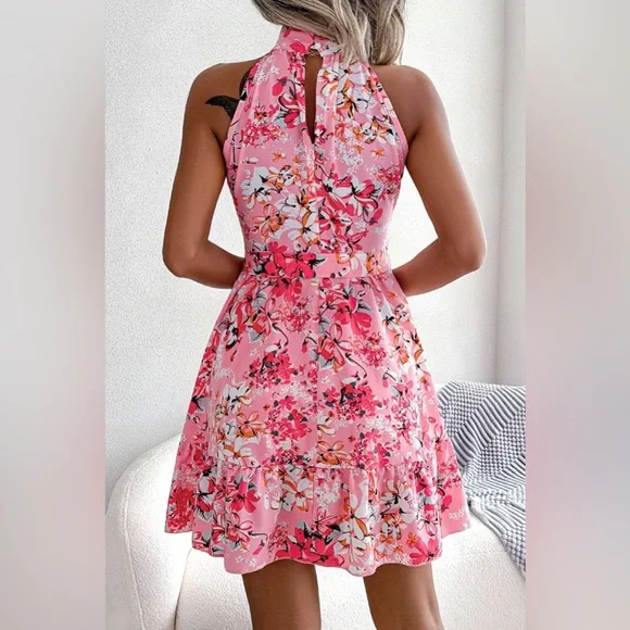 Robe Trapèze Fleurie avec Ceinture à Nœud et Ourlet Froncé - Projet Paris - Parfaite pour une allure élégante